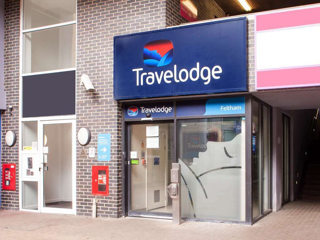 Travelodge London Feltham Exterior foto