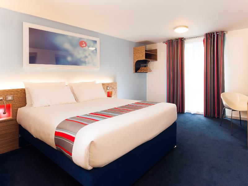 Travelodge London Feltham Exterior foto